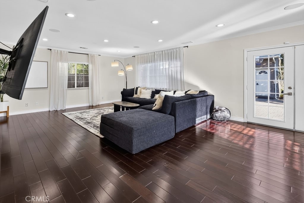 1256 Irving Avenue - Photo 8