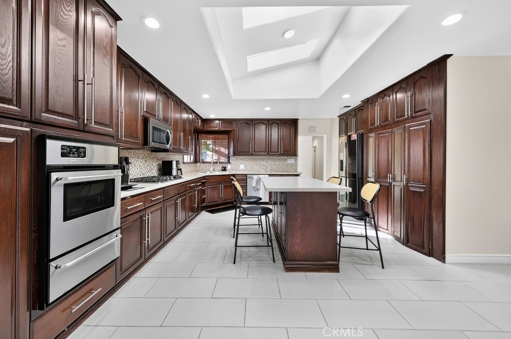1256 Irving Avenue - Photo 16