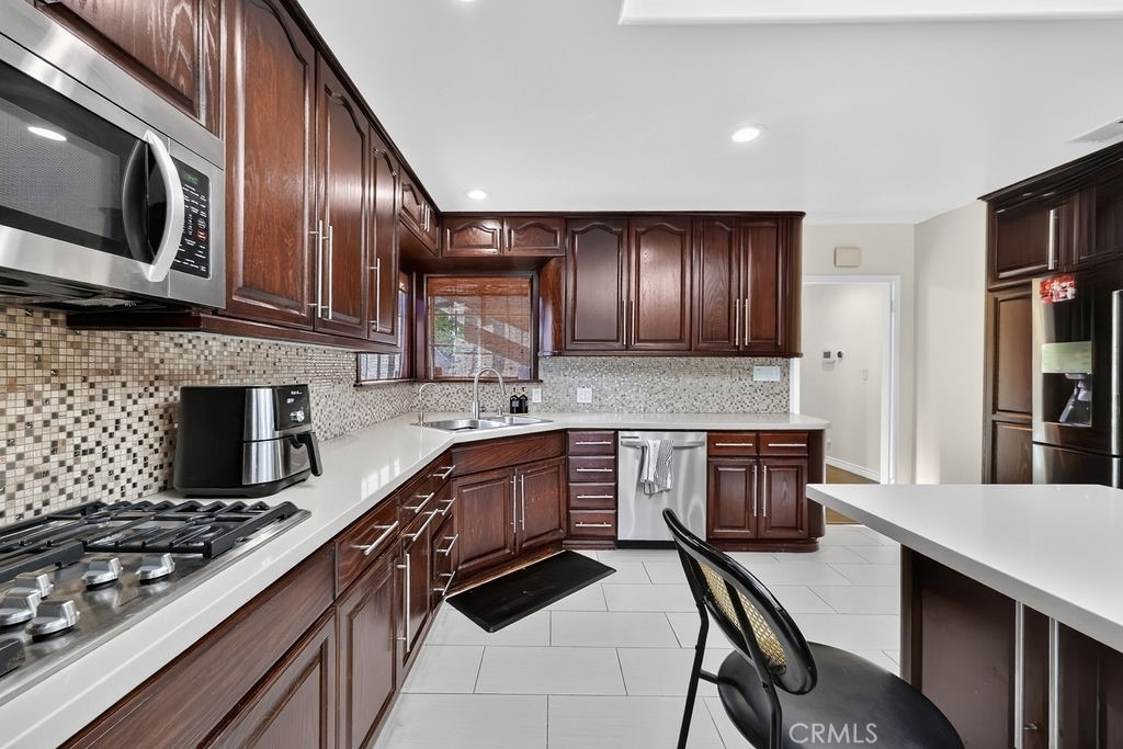 1256 Irving Avenue - Photo 18