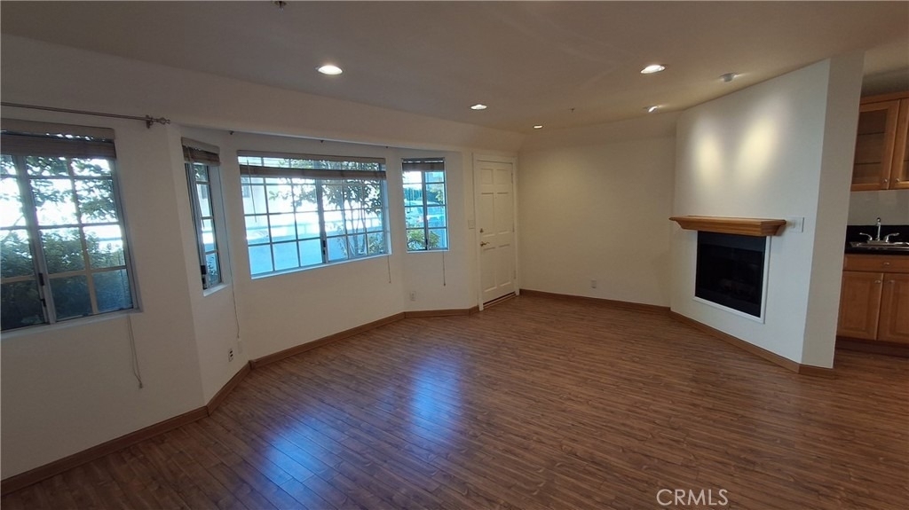 1328 N Columbus Avenue - Photo 4