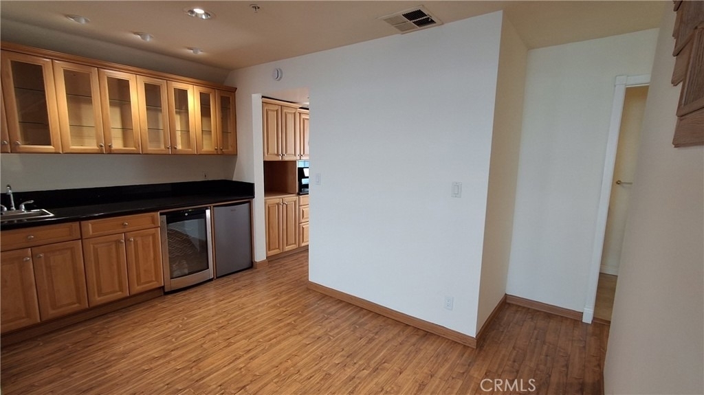 1328 N Columbus Avenue - Photo 6
