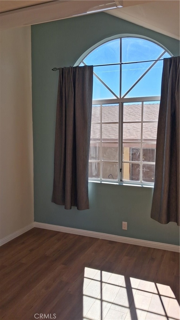 1328 N Columbus Avenue - Photo 16
