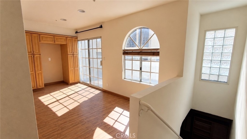 1328 N Columbus Avenue - Photo 13