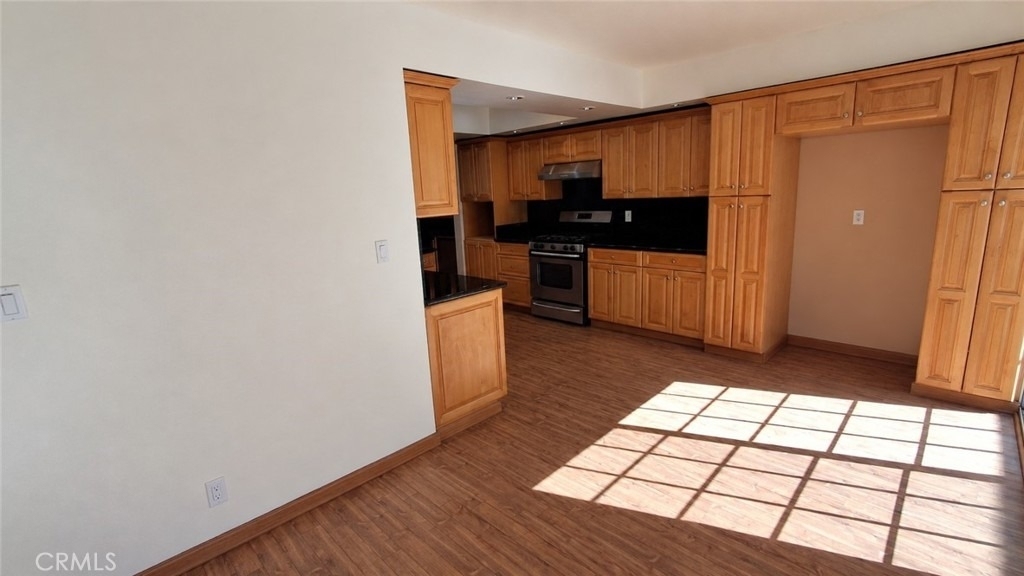 1328 N Columbus Avenue - Photo 12