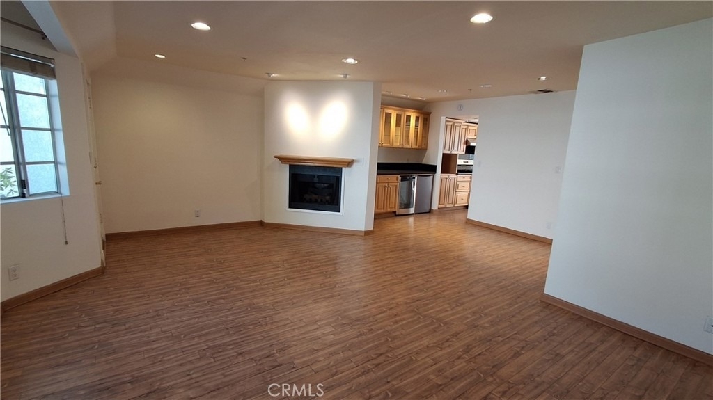 1328 N Columbus Avenue - Photo 3