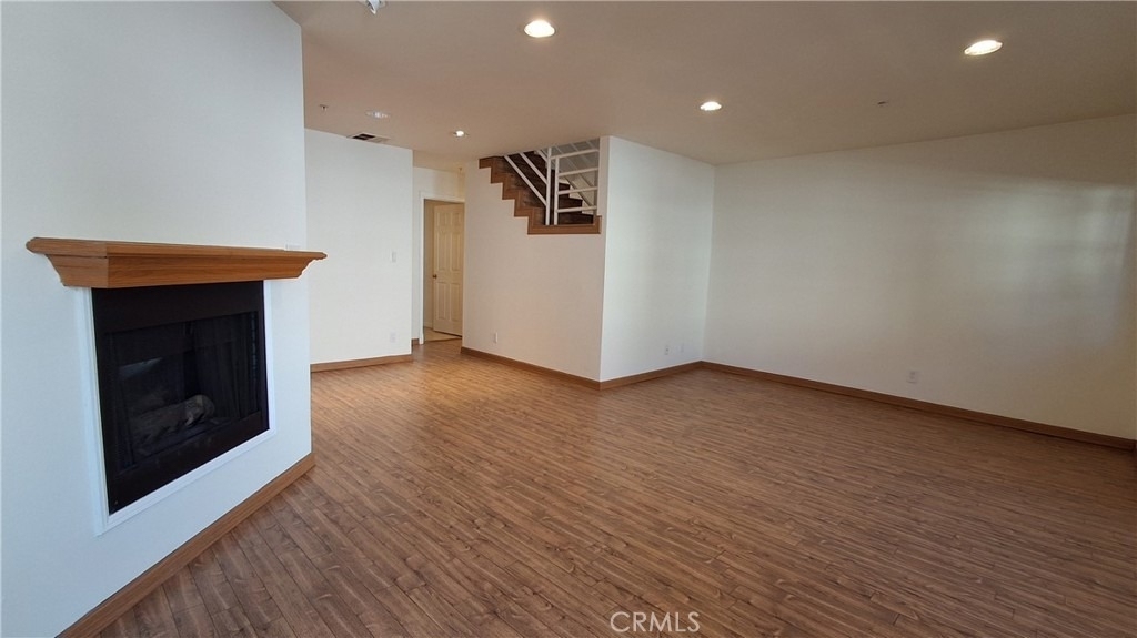 1328 N Columbus Avenue - Photo 2