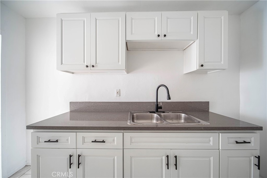 1127 E 67th Street - Photo 7