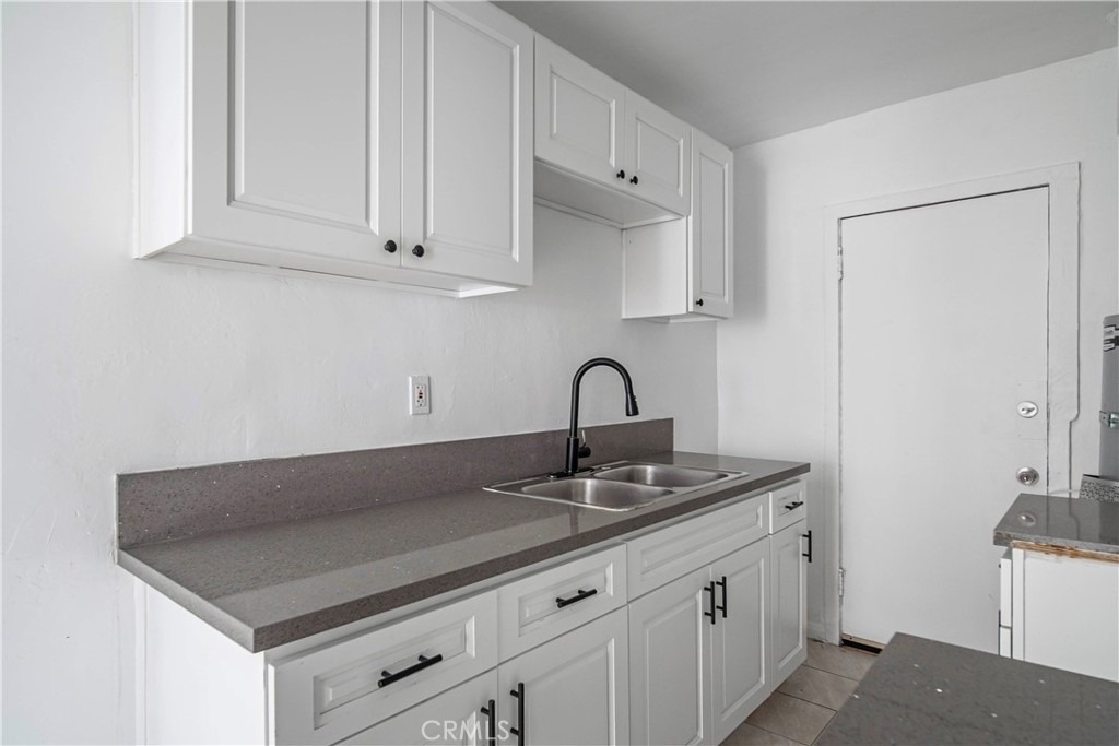 1127 E 67th Street - Photo 6