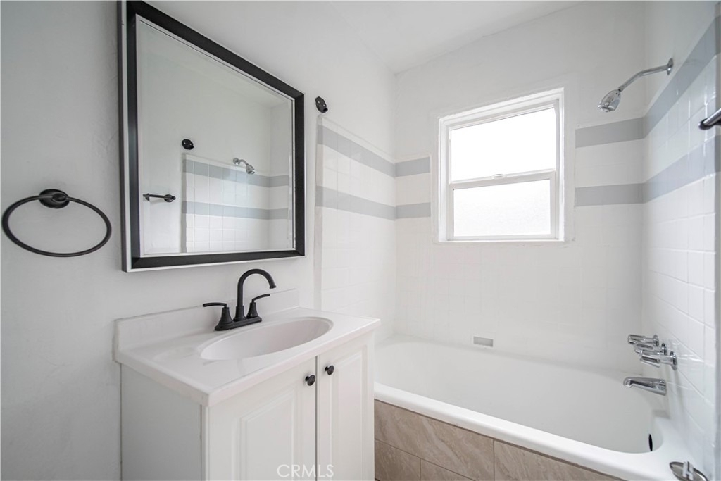 1127 E 67th Street - Photo 10