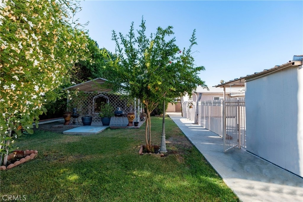 6340 Wilbur Avenue - Photo 13