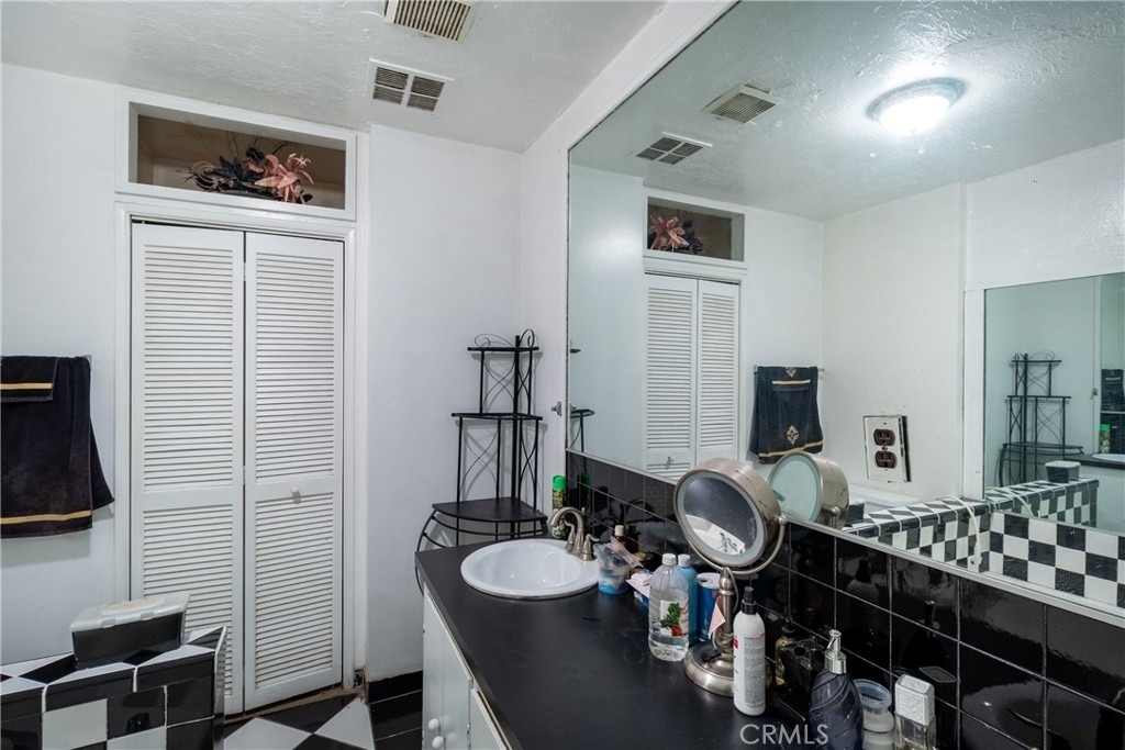 6340 Wilbur Avenue - Photo 6