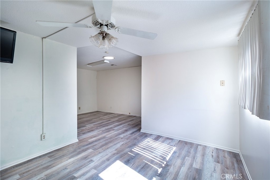 6340 Wilbur Avenue - Photo 9