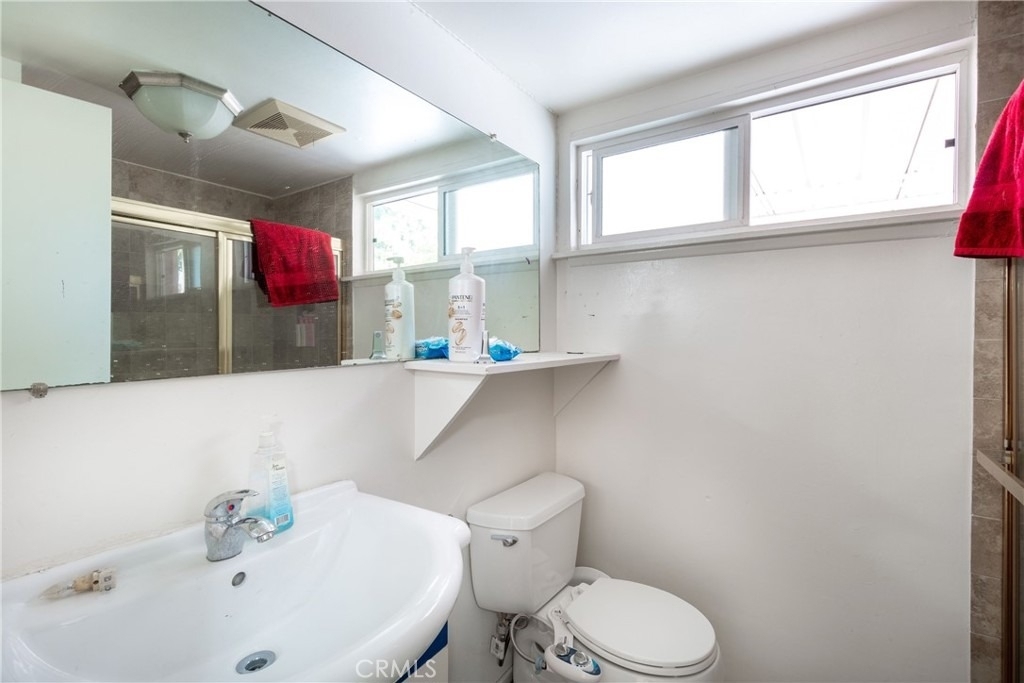 6340 Wilbur Avenue - Photo 10