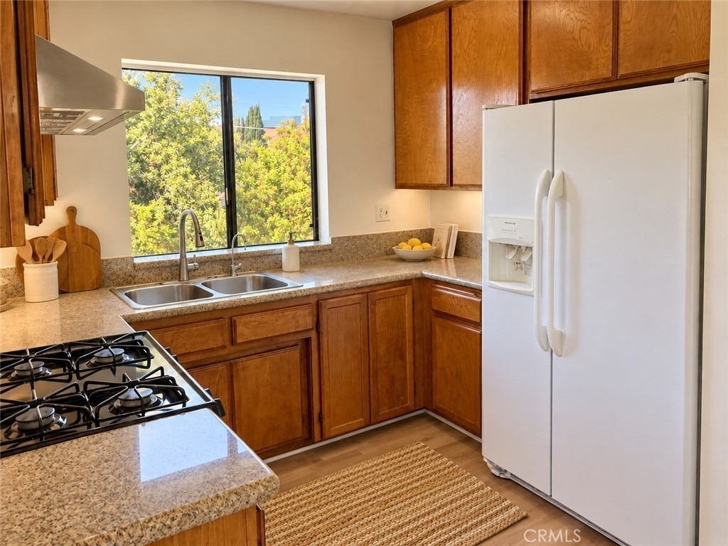 344 Vine Street - Photo 2