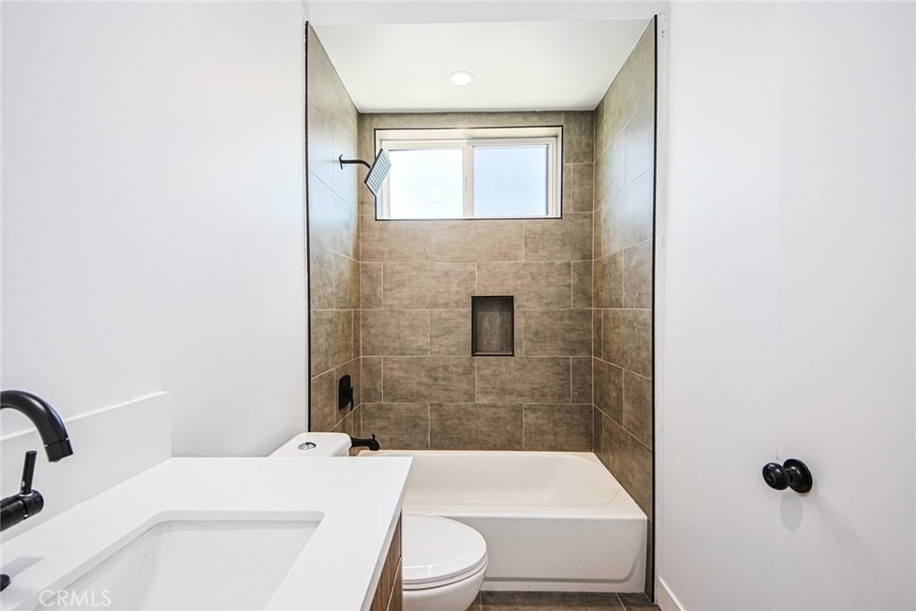6453 Troost Avenue - Photo 19