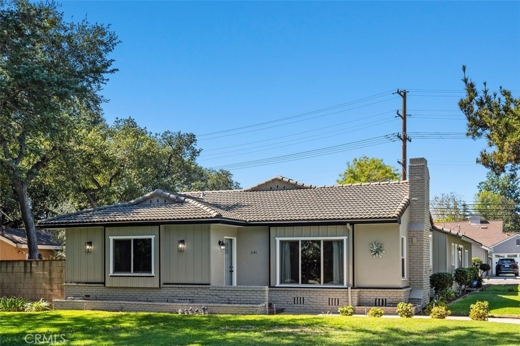 1141 Oakwood Drive - Photo 1