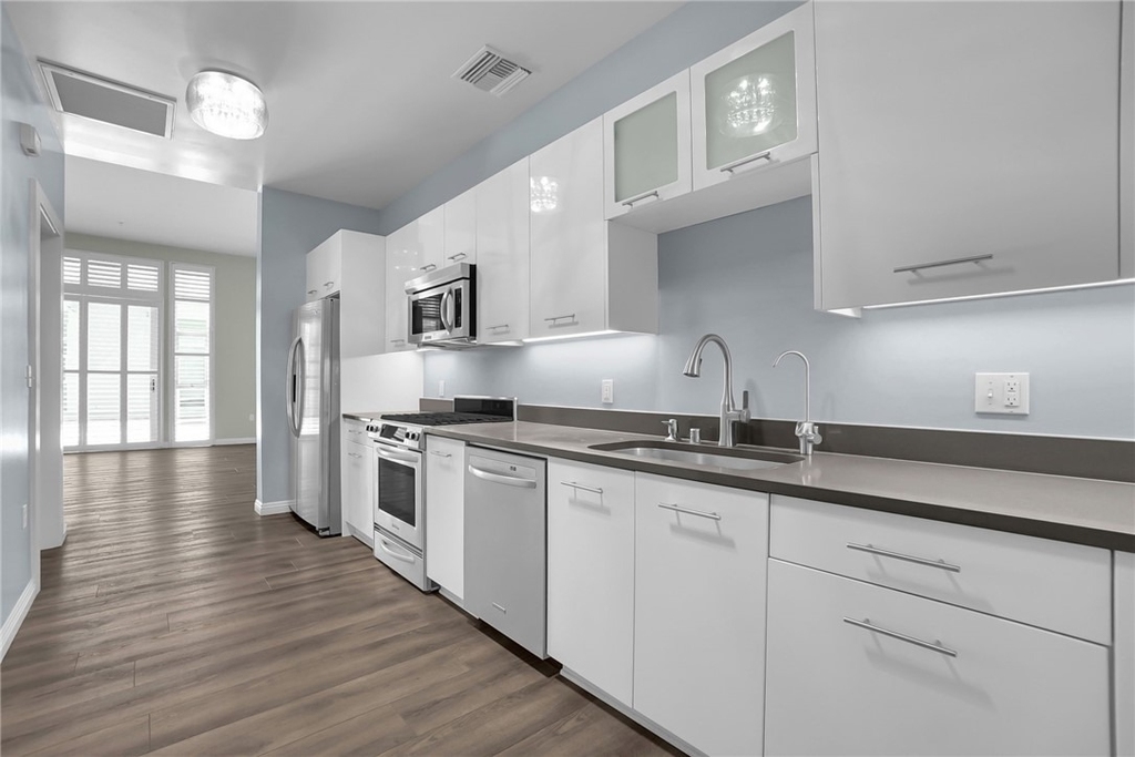 238 S Arroyo Pkwy - Photo 5