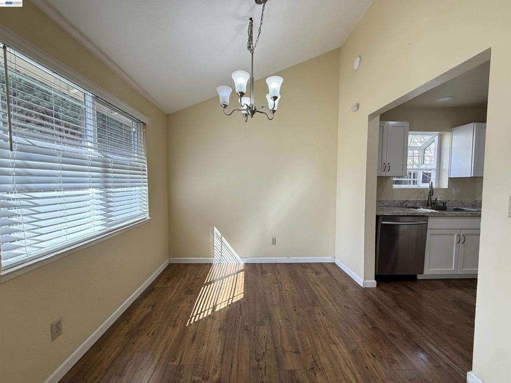 3934 Scamman Ct - Photo 4