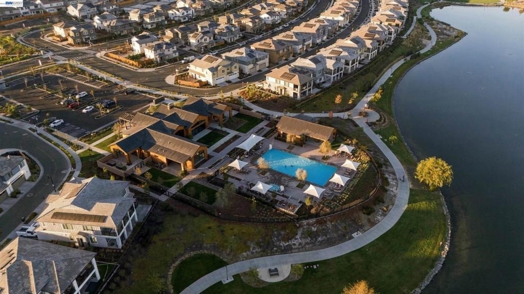 2400 Azure Pl - Photo 34