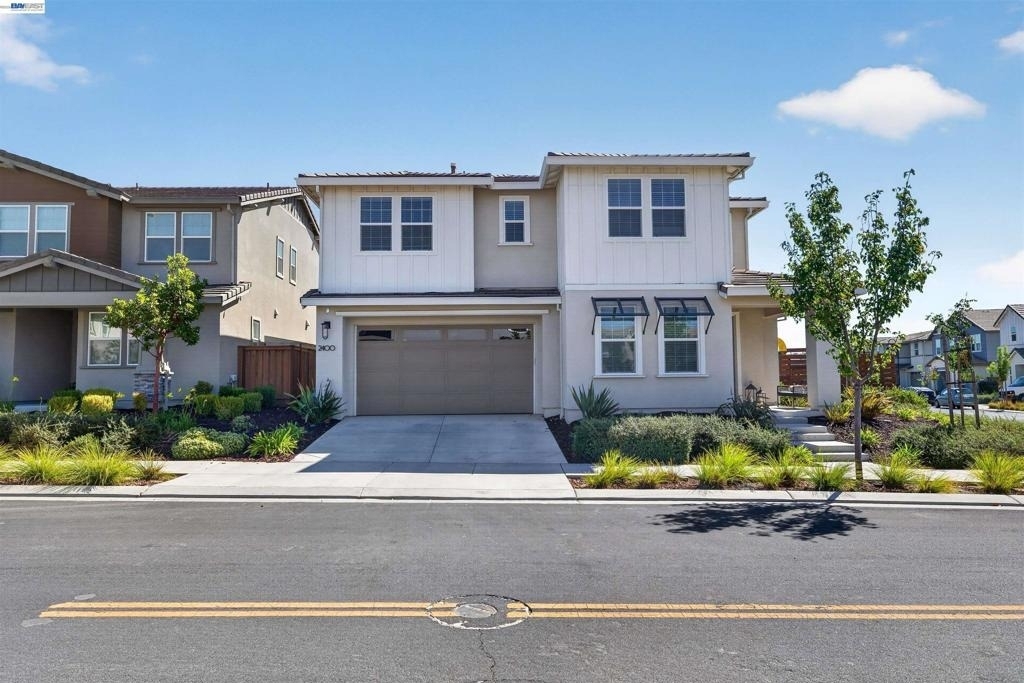 2400 Azure Pl - Photo 0