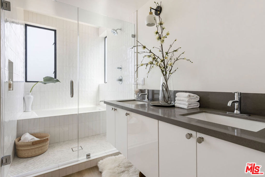 172 S Avenue 58 - Photo 7