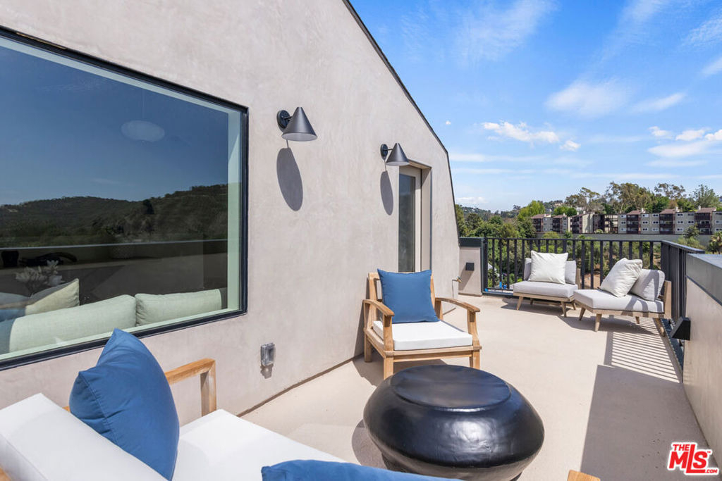 172 S Avenue 58 - Photo 0