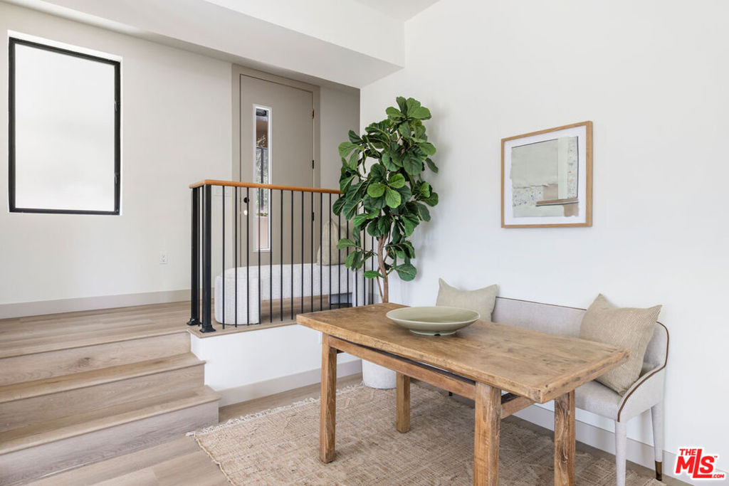 172 S Avenue 58 - Photo 2