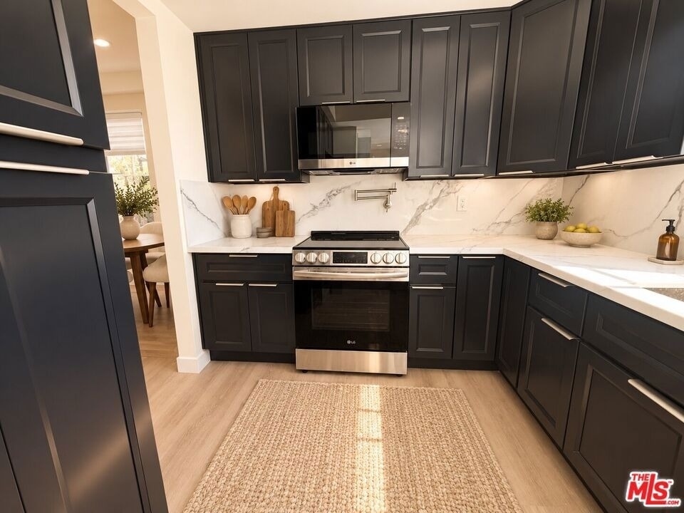 1833 Fairburn Avenue - Photo 7