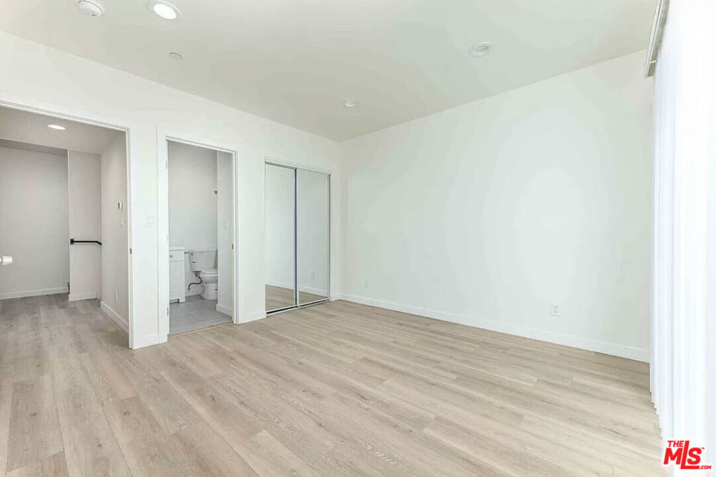 2101 S Burnside Avenue - Photo 13