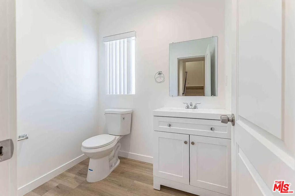 2101 S Burnside Avenue - Photo 19