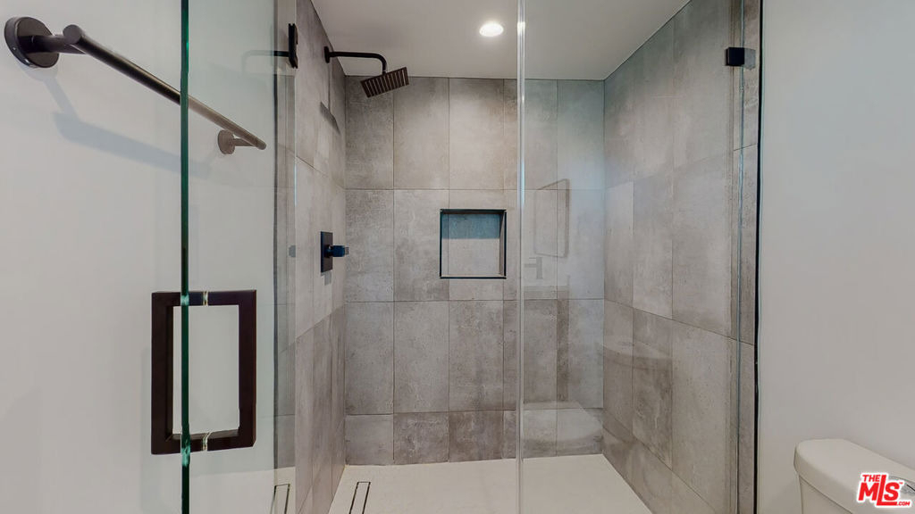 14423 Califa Street - Photo 20