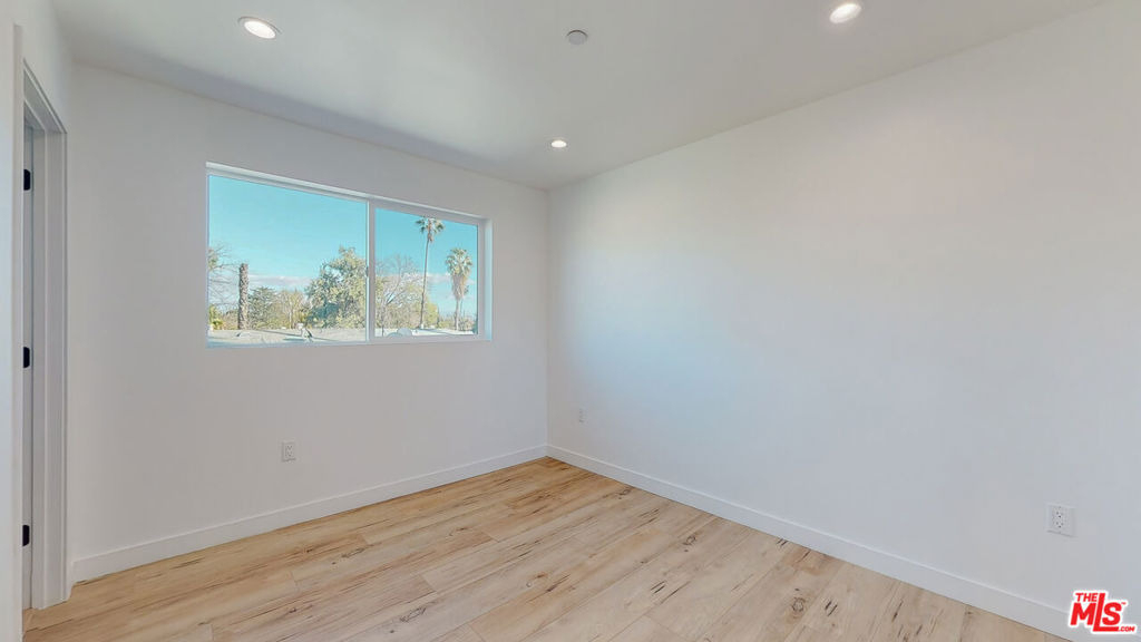 14423 Califa Street - Photo 18