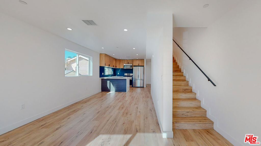 14423 Califa Street - Photo 9