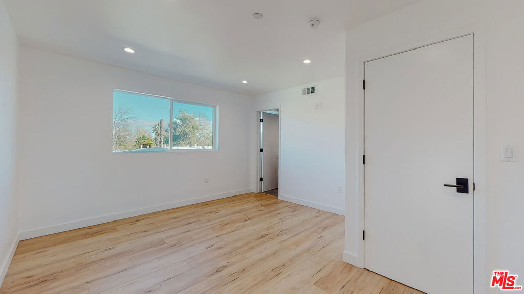 14423 Califa Street - Photo 24