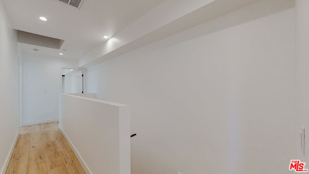 14423 Califa Street - Photo 21