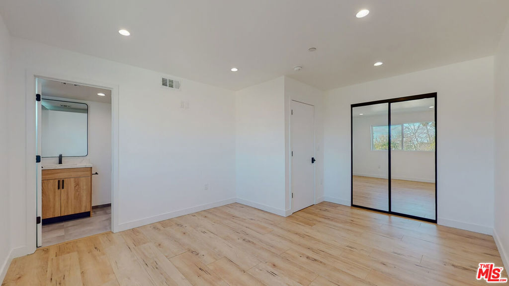 14423 Califa Street - Photo 22