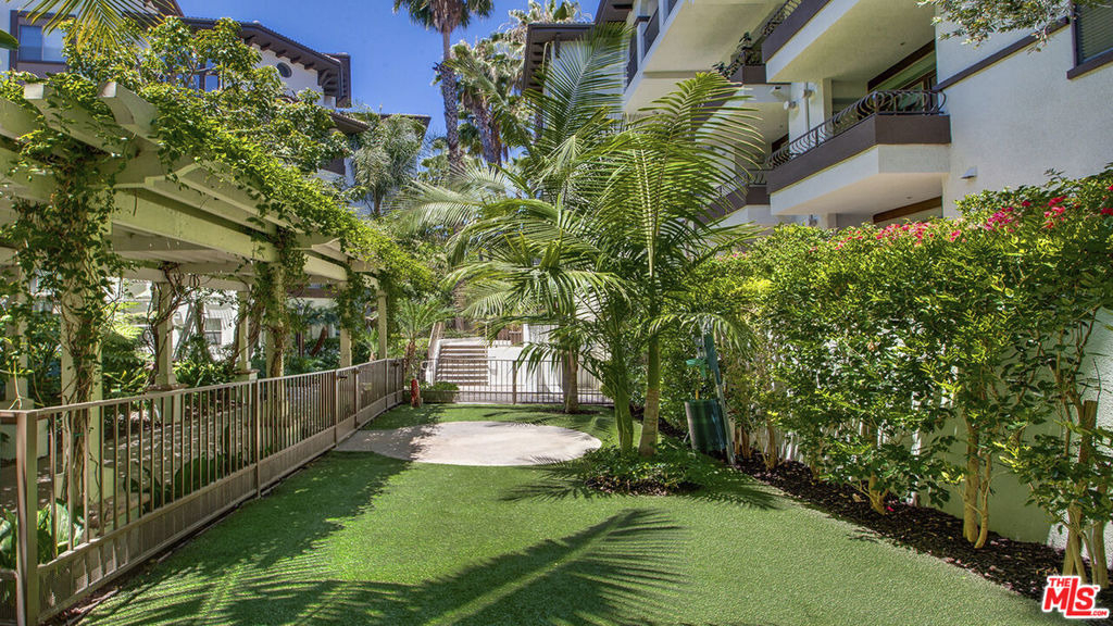 348 S Hauser Boulevard - Photo 7