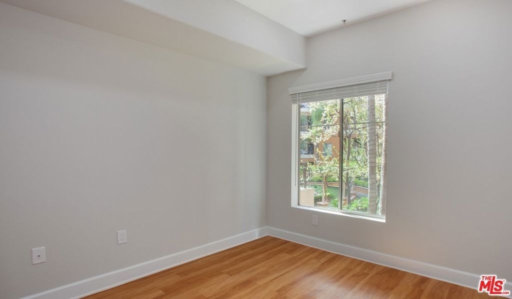 348 S Hauser Boulevard - Photo 3