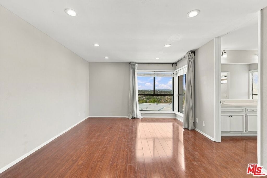 746 Portola Terrace - Photo 17