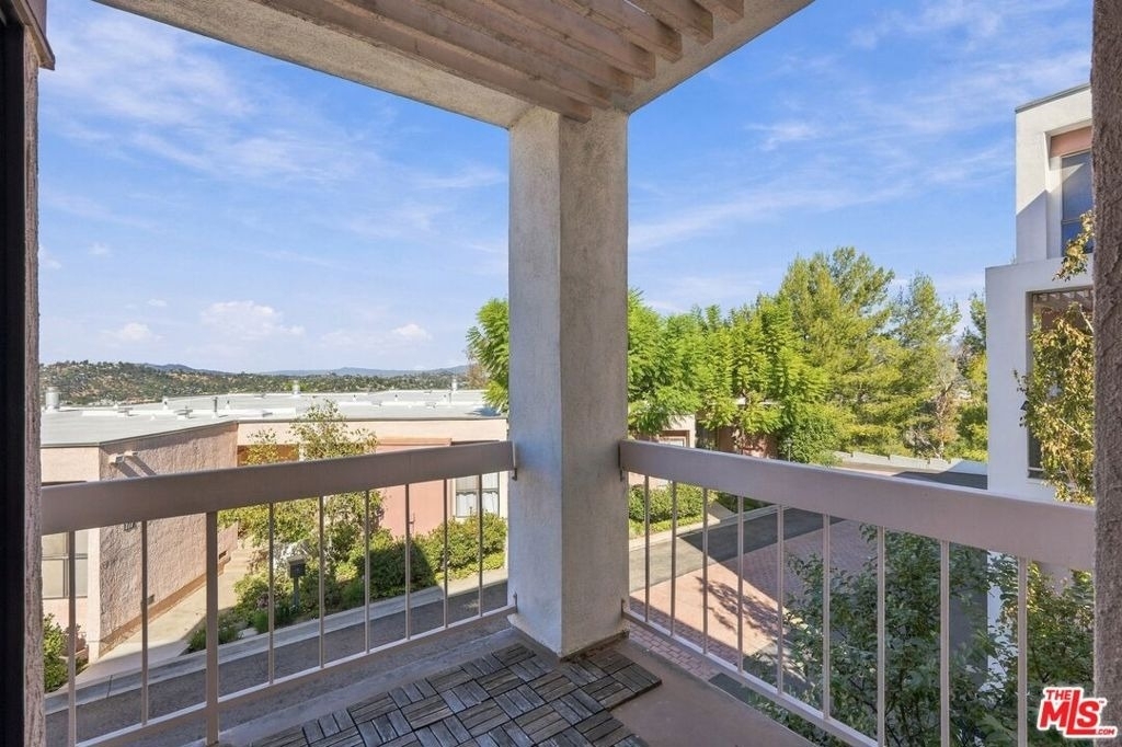 746 Portola Terrace - Photo 10