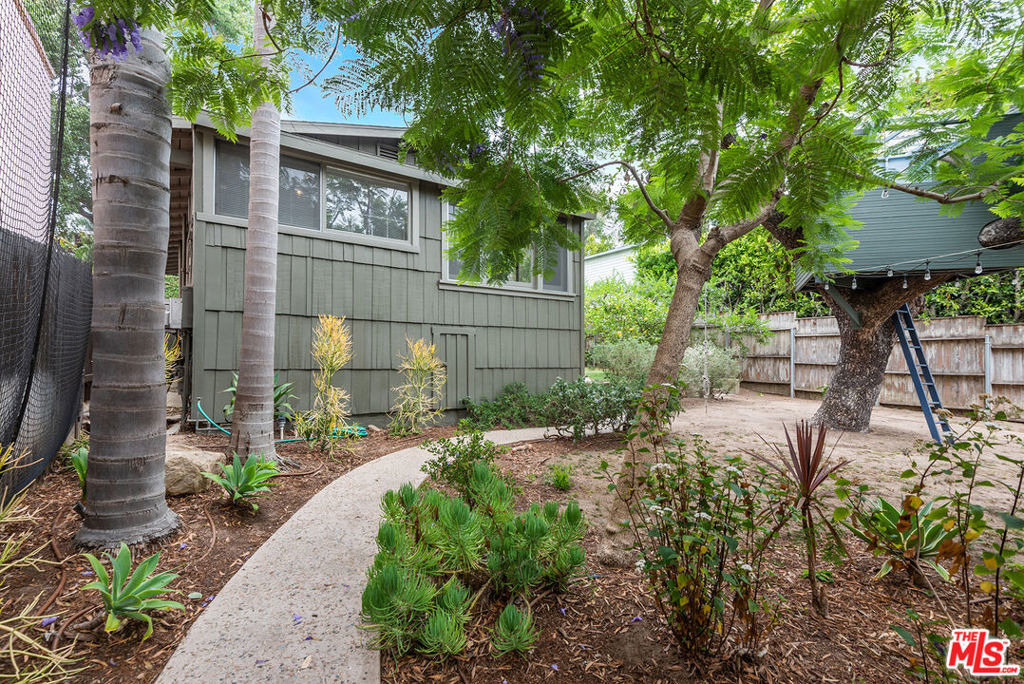 2609 1/4 3rd Street - Photo 12