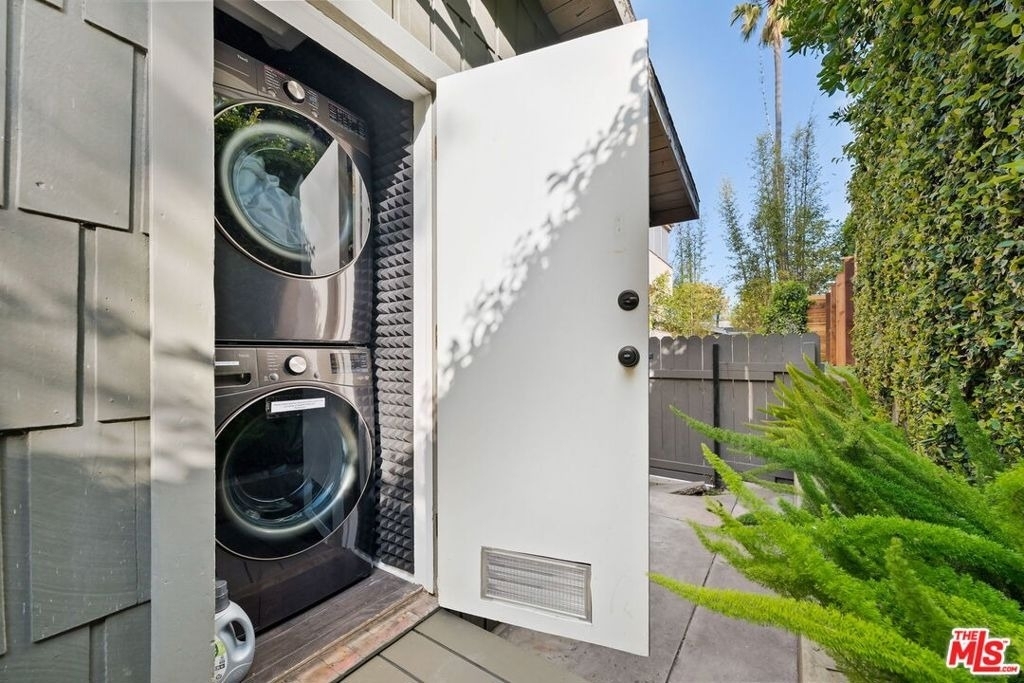 2609 1/4 3rd Street - Photo 8