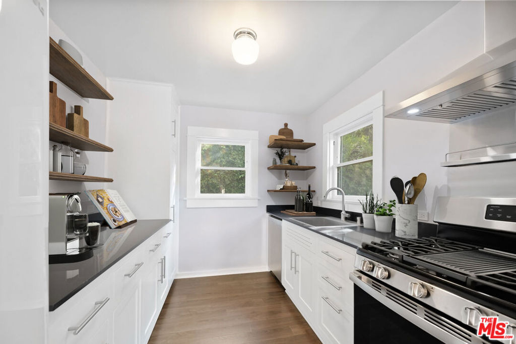 2609 1/4 3rd Street - Photo 5