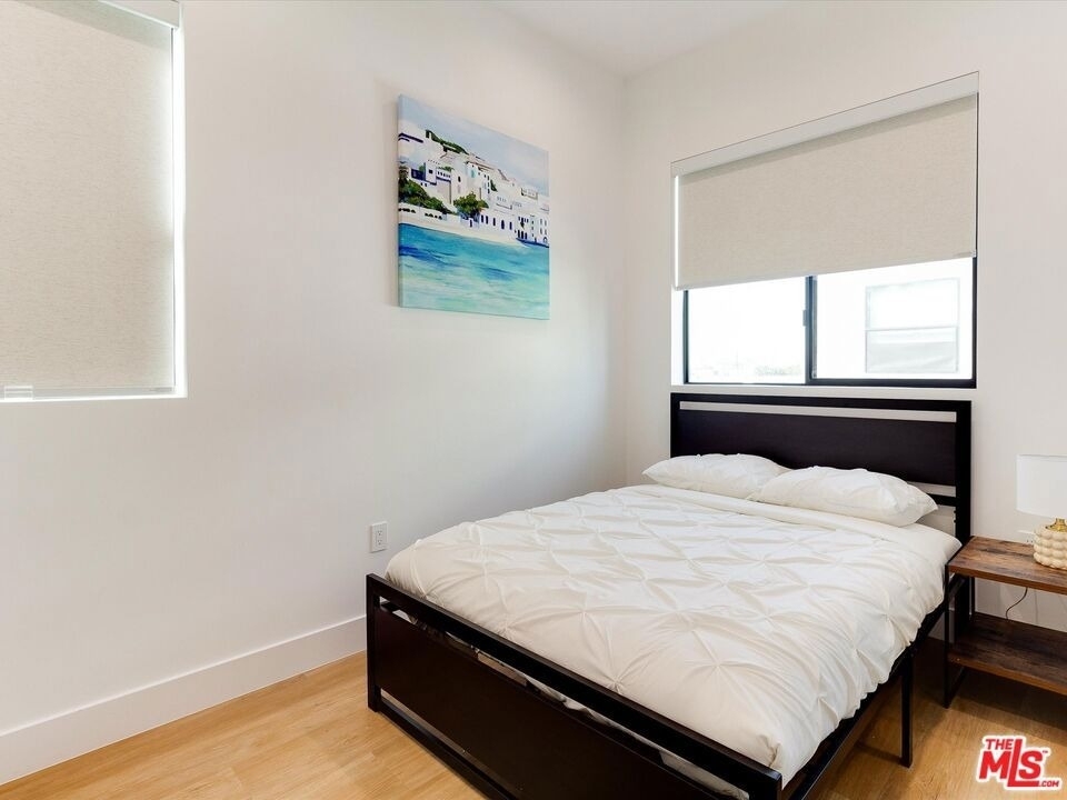 2815 1/2 S Redondo Boulevard - Photo 17