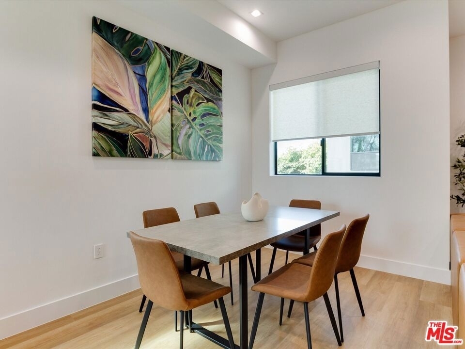 2815 1/2 S Redondo Boulevard - Photo 9
