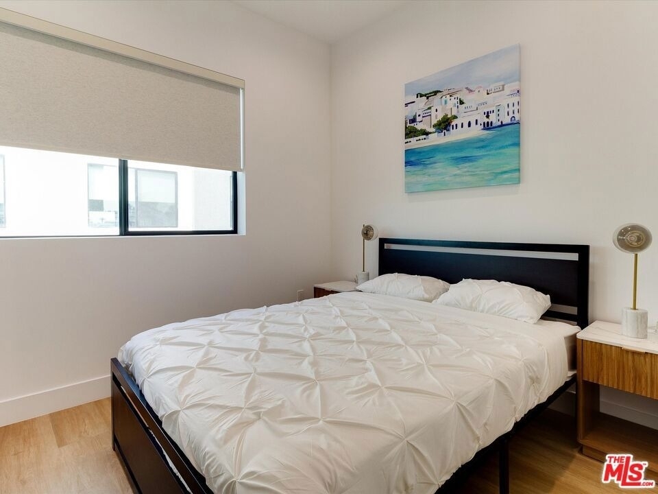 2815 1/2 S Redondo Boulevard - Photo 15
