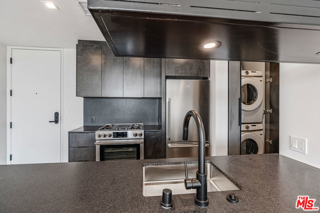 10700 Tabor Street - Photo 2