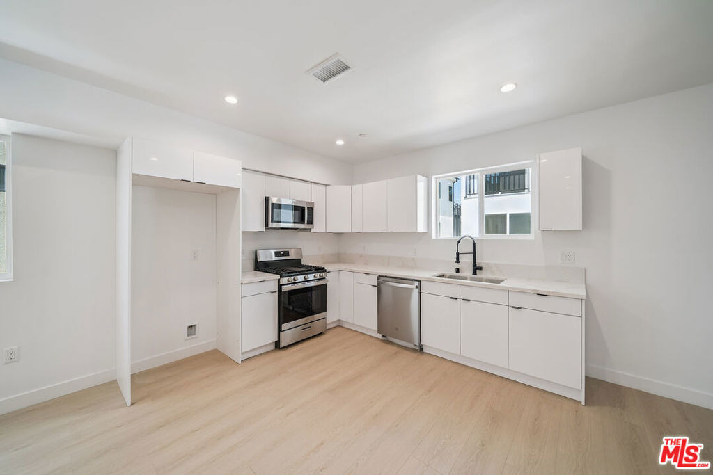 5655 Case Avenue - Photo 2