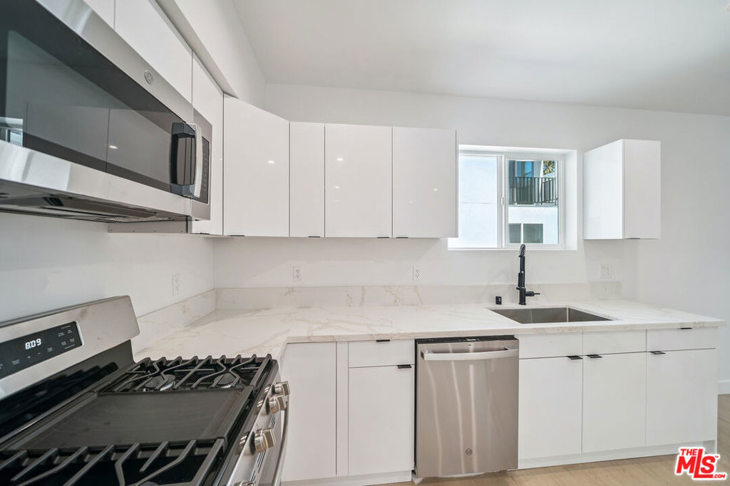 5655 Case Avenue - Photo 4