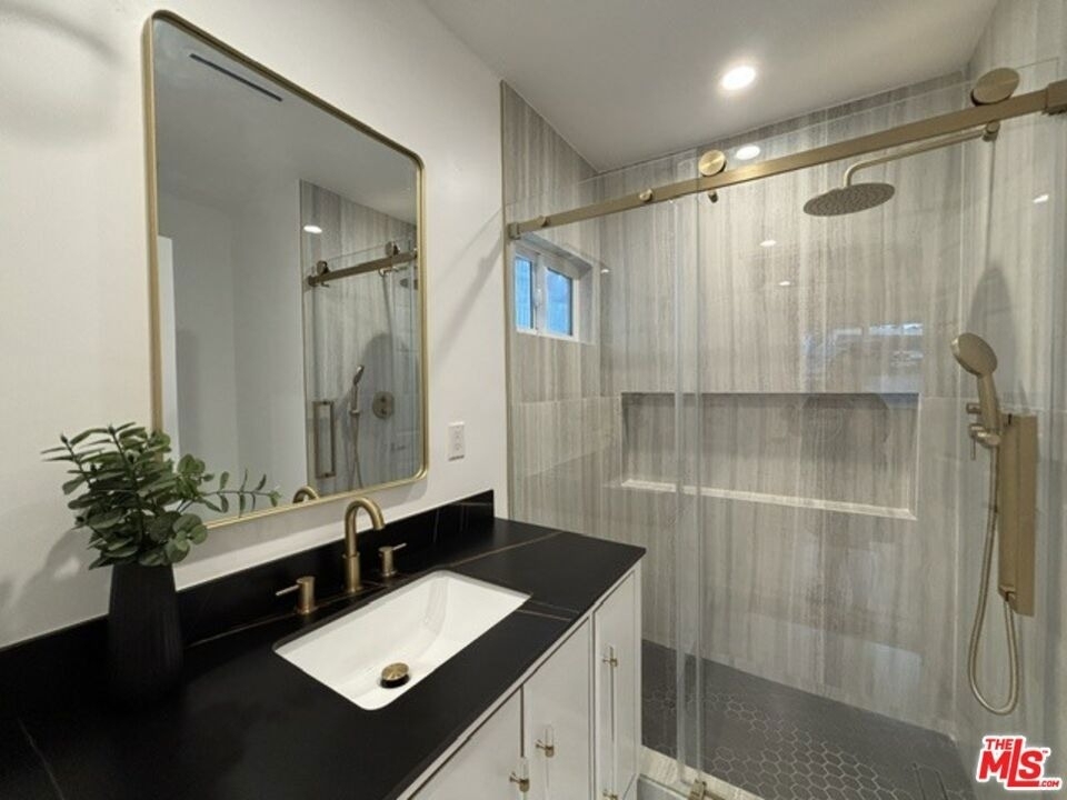 8519 Yolanda Avenue - Photo 21